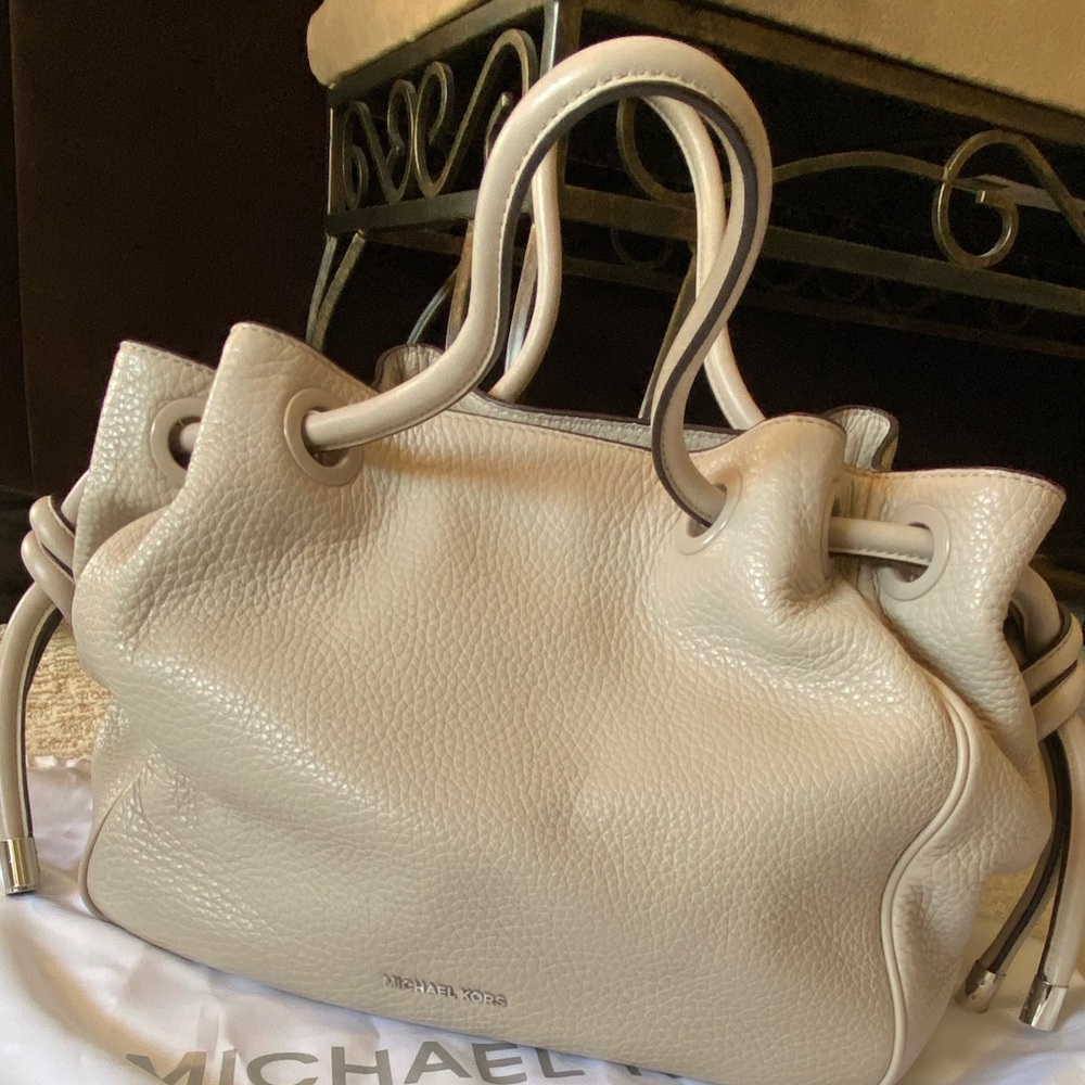 Michael Kors Dalia Large Shoulder Tote in Cement